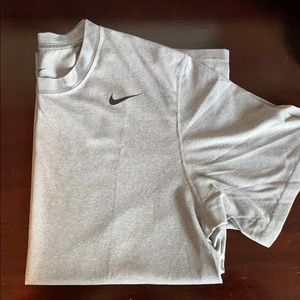 Men’s Nike dry fit shirt
